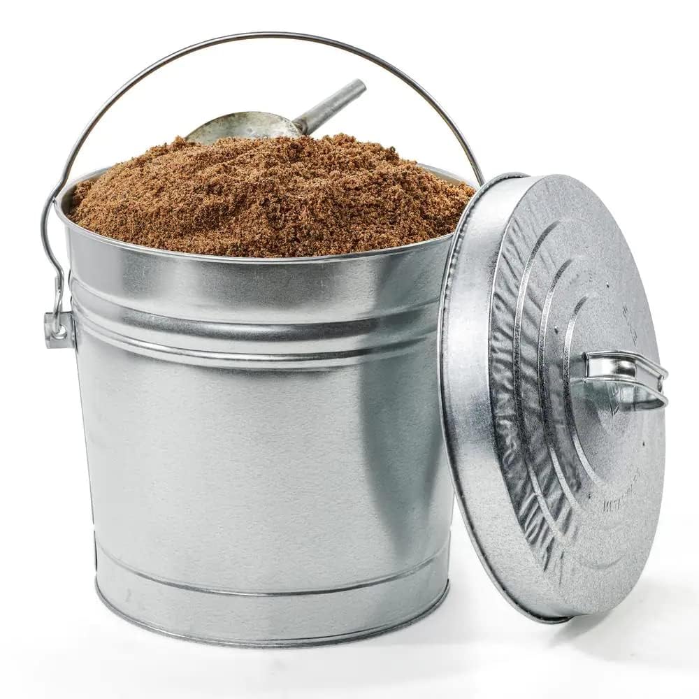 10-Gallon Galvanized Steel Trash Can with Locking Lid Y5712