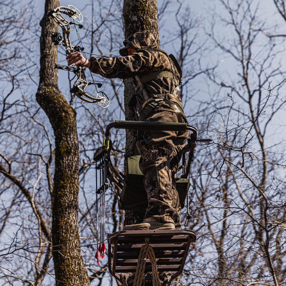 Steel Climbing Treestand B1680